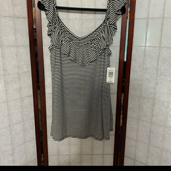 NWT🥰 TORRID Black and White Top Blouse Size 00X… - Picture 5 of 6